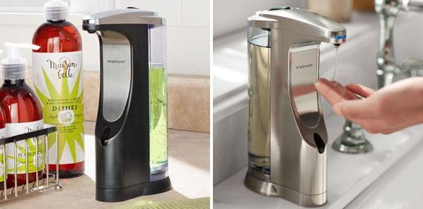 Schone handen met het sensor zeeppompje - gimmii