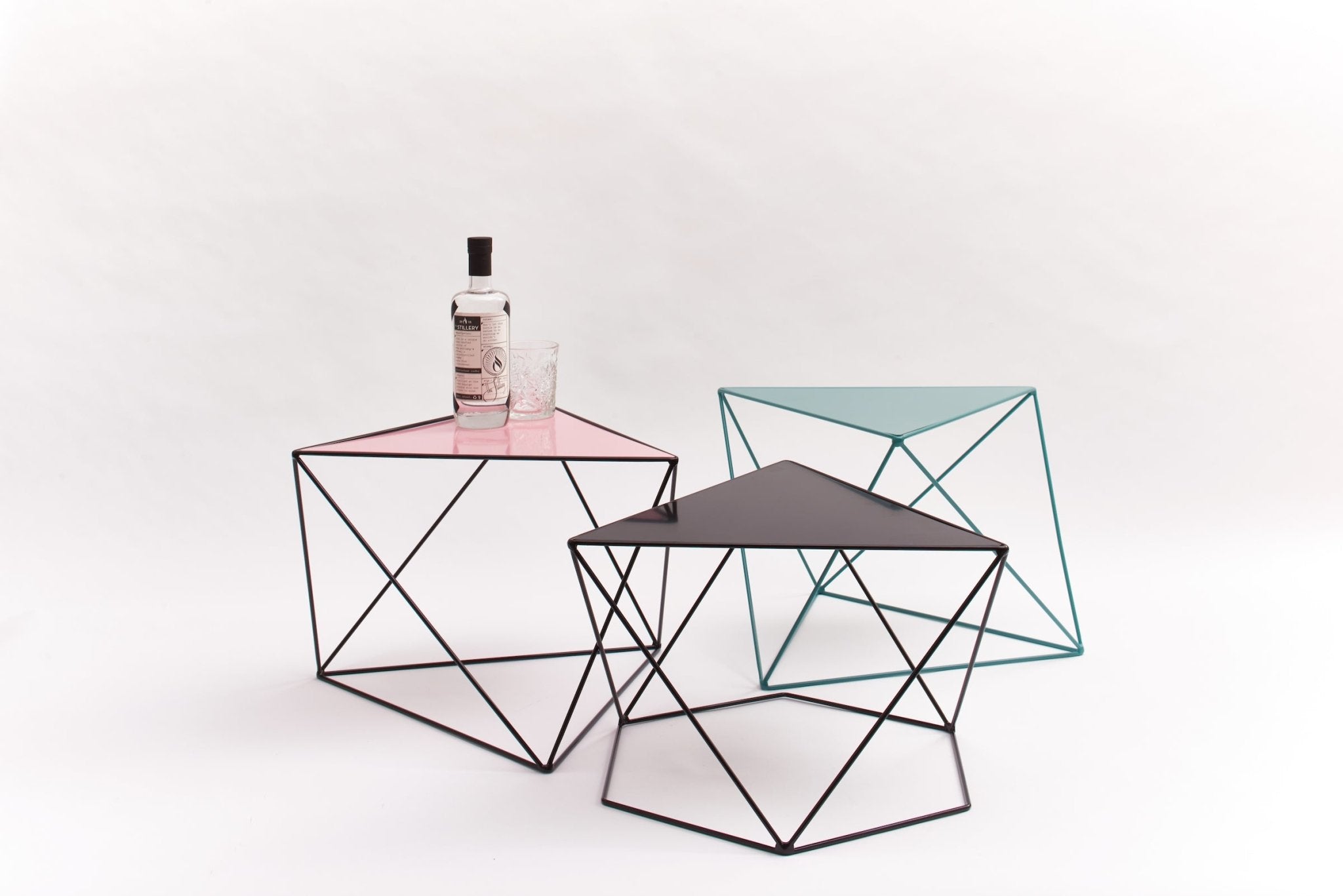 Wiretables; eenvoudig qua constructie, geraffineerd qua vorm - gimmii