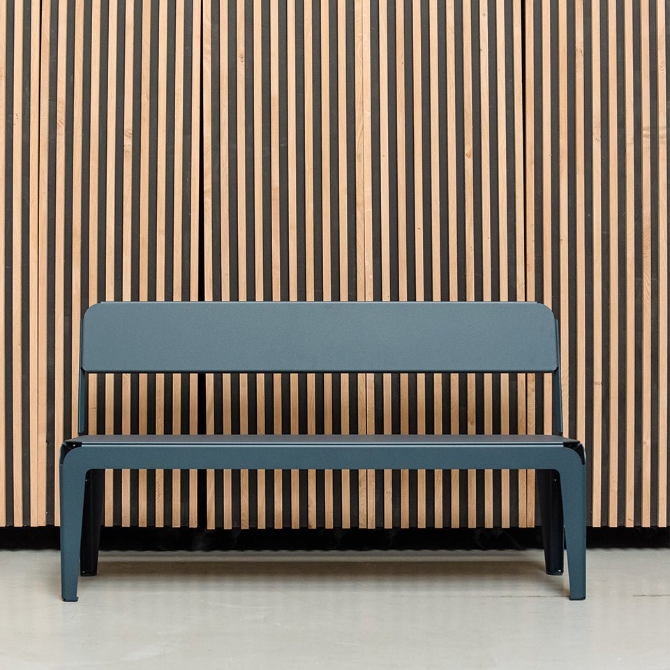Bended bench with backrest - gimmiigimmii