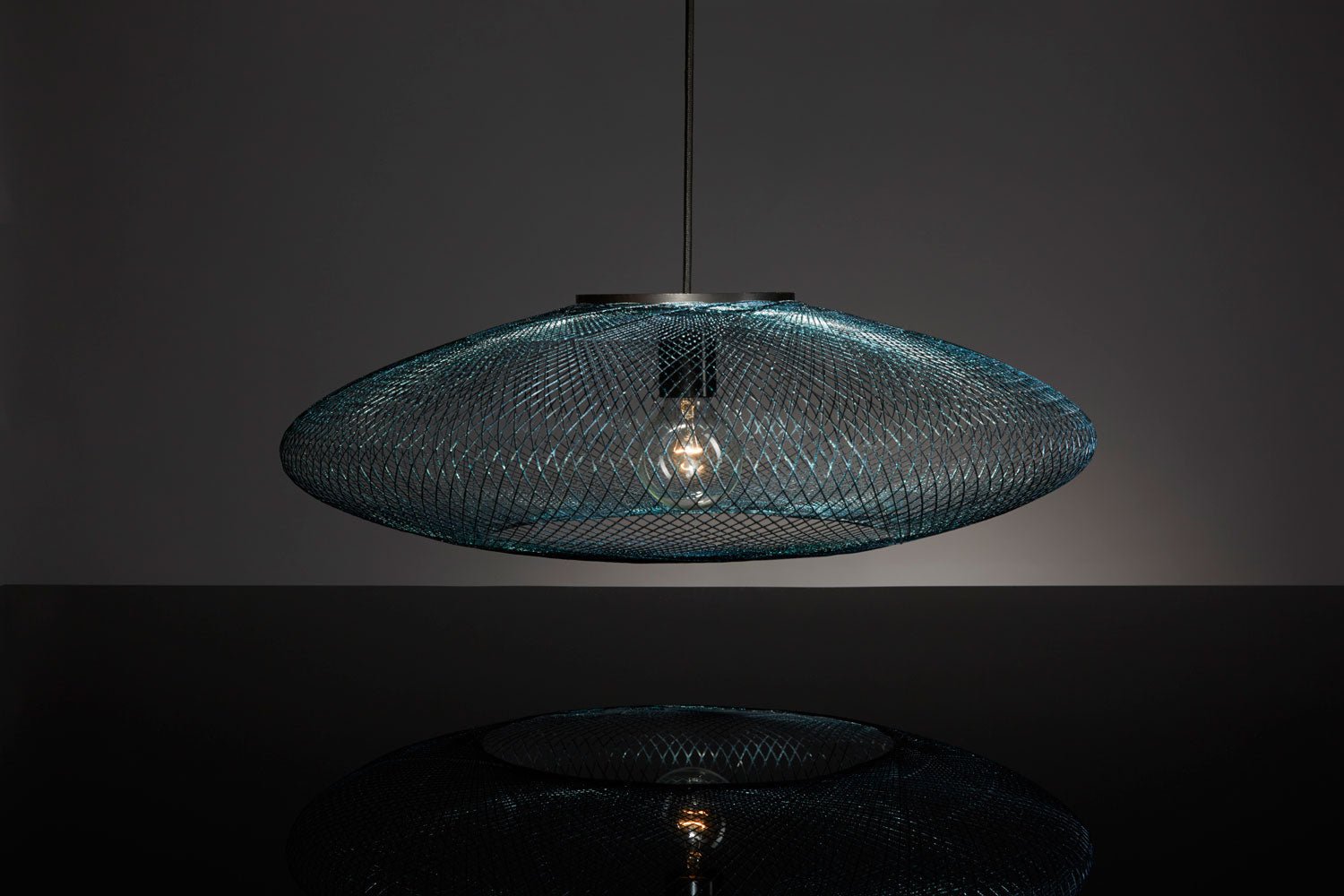 Iridescent black hanglamp - gimmiiAtelier Robotiq