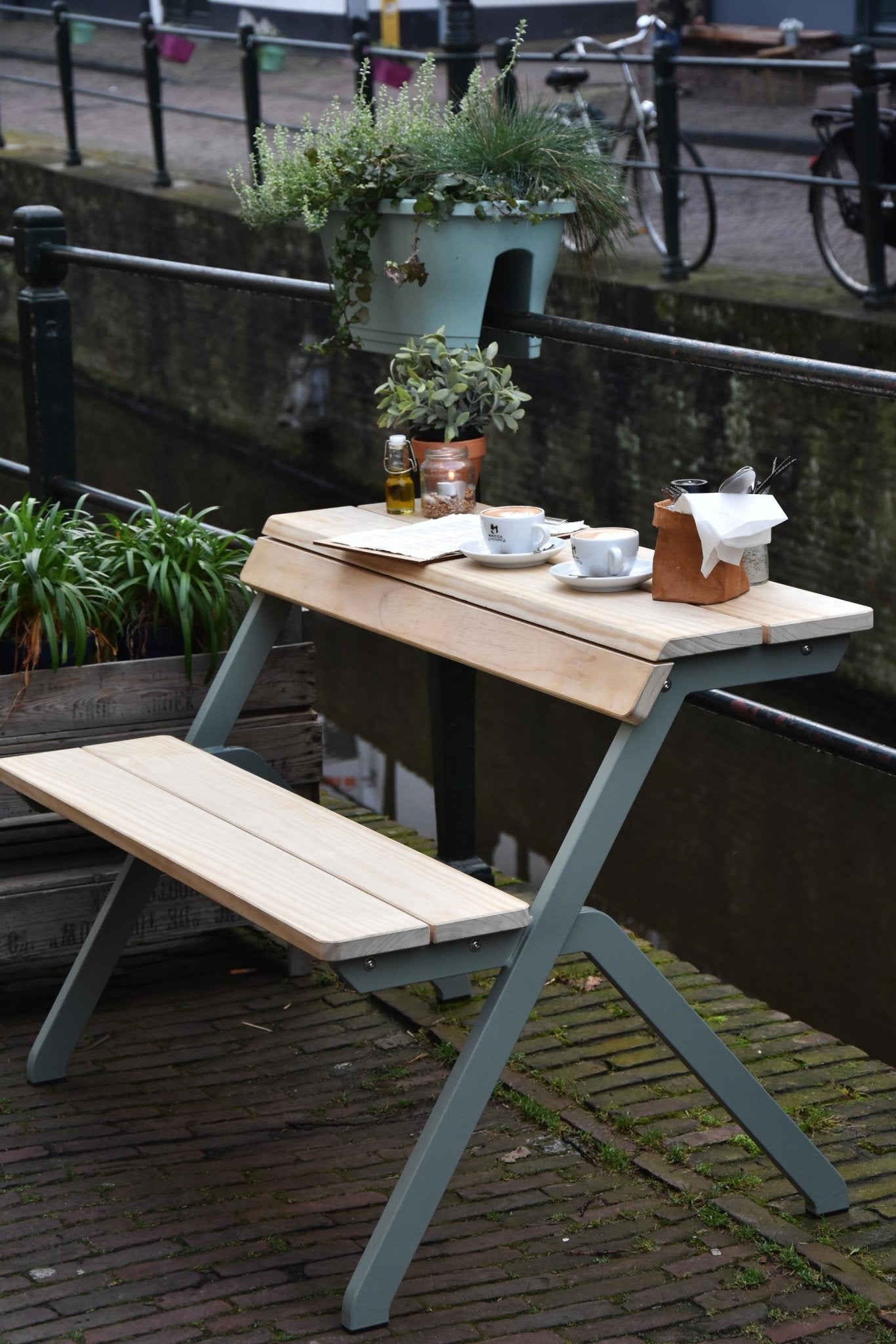 Tablebench 2 or 4 seater - gimmiigimmii