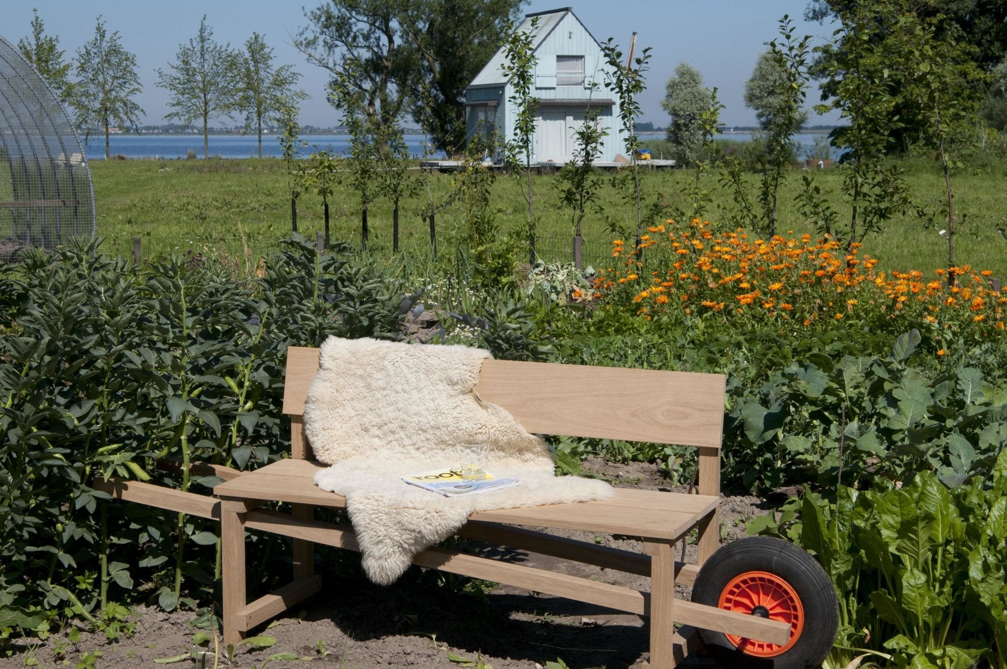 Eigenzinnig design op poten: Wheelbench tuinbank - gimmii