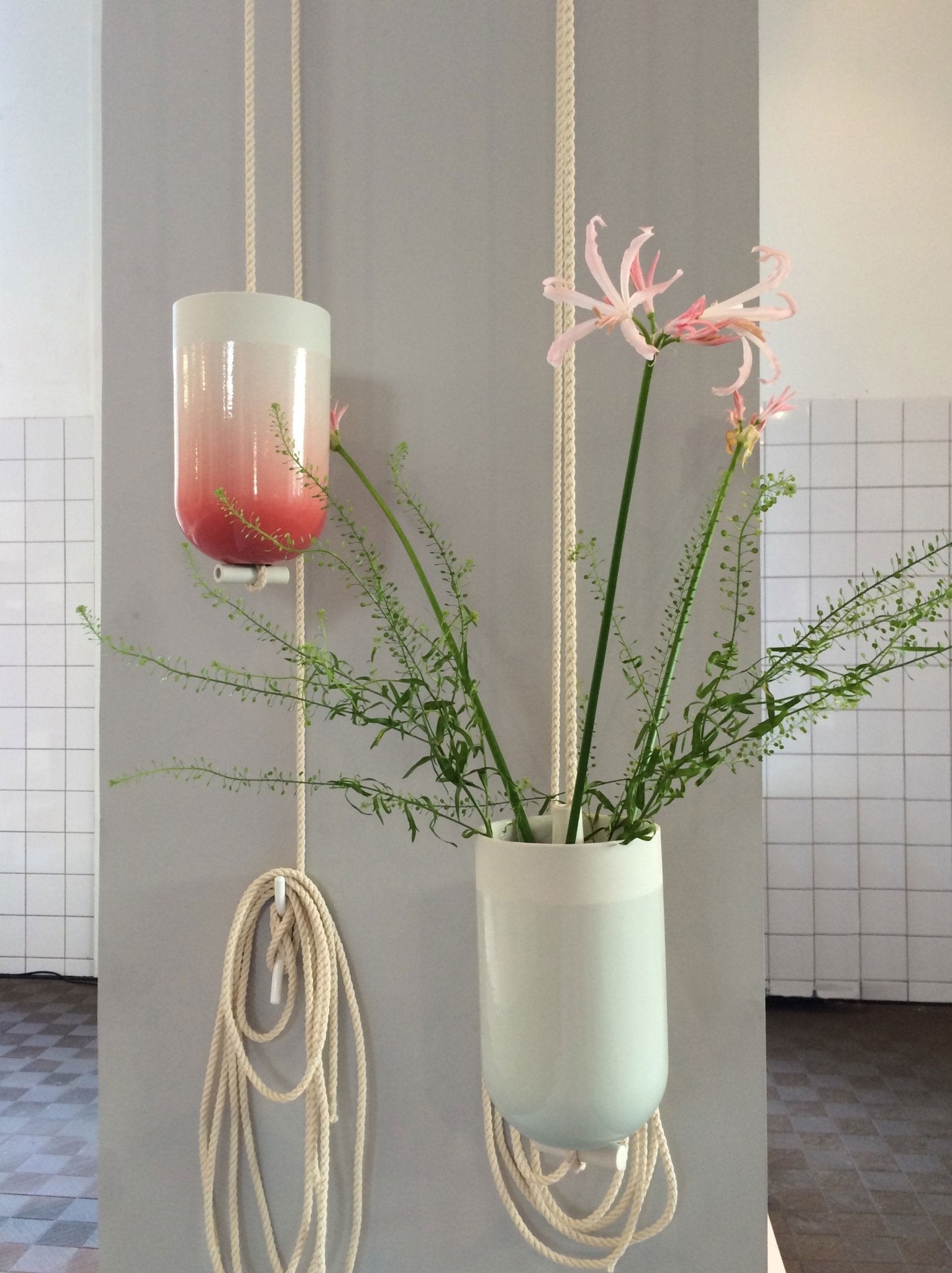 Hangende vaas Spatial Vase van Lotte Douwes - gimmii